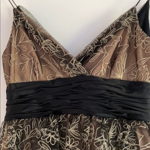 Cinq a Sept tiered Kaine gown - Picture 5 of 7